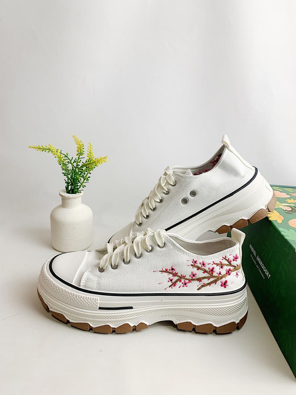 Sakura Flowers Low Shoes Embroidery